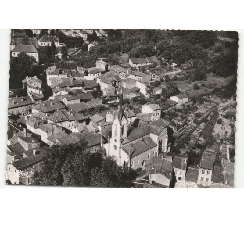 JUJURIEUX: quartier de l'église vue aérienne 10x15 - très bon état