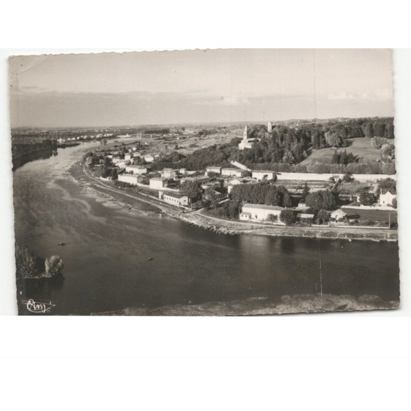 MONTMERLE-sur-SAONE: quartier de l'église la saône et les monts du beaujolais vue aérienne 10x15 - état