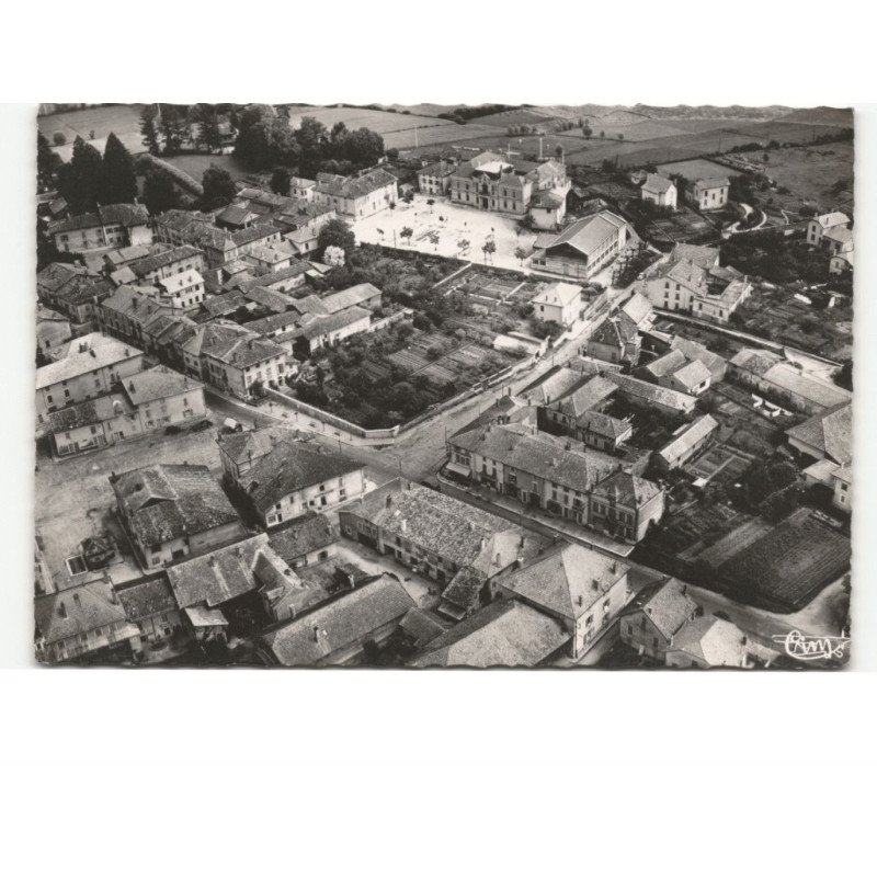 MONTREVEL: l'hôtel de ville vue aérienne 10x15 - très bon état