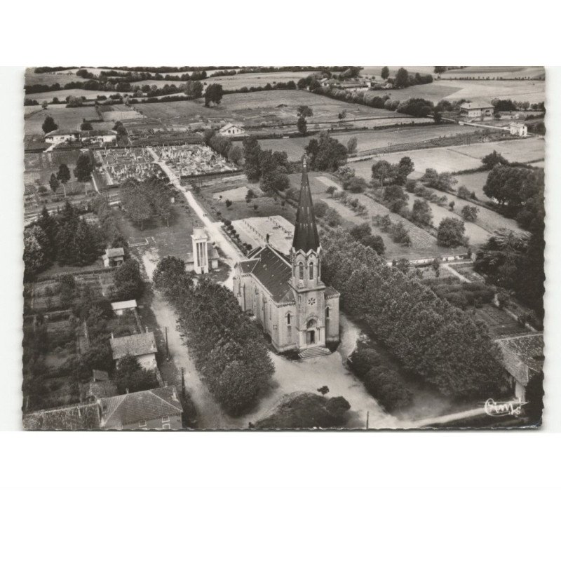 MONTREVEL: l'église vue aérienne 10x15 - très bon état