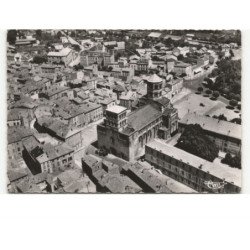 ISSOIRE: l'église vue aérienne 10x15 - très bon état