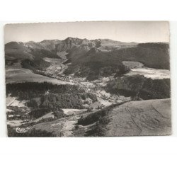 LE MONT-DORE: vue générale prise de la banne d'ordanche et le massif de sancy vue aérienne 10x15 - très bon état