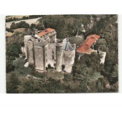 environs CHATEL-GUYON: le château de chazeron vue aérienne 10x15 - très bon état