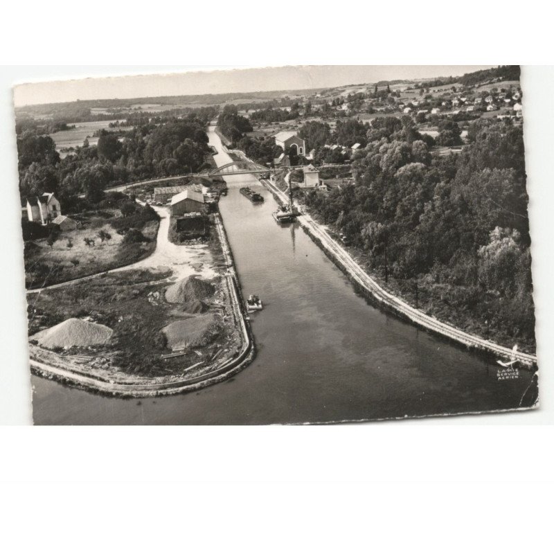 BOURG et COMIN: vue aérienne 10x15 - état
