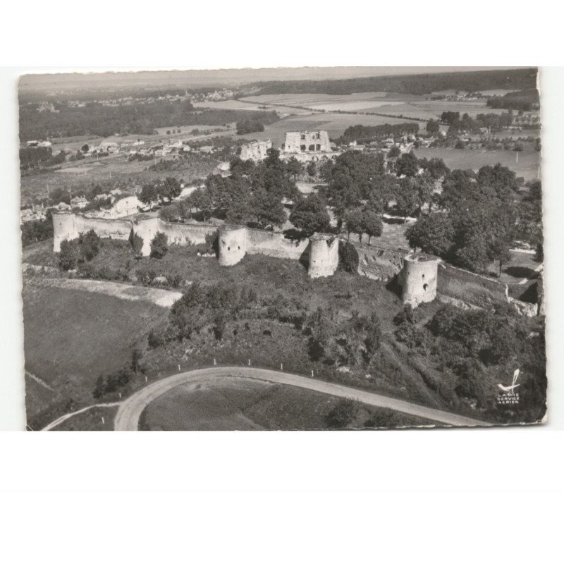 COUCY-le-CHATEAU-AUFFRIQUE: sur les ruines du château XIIIe siècle vue aérienne 10x15 - très bon état