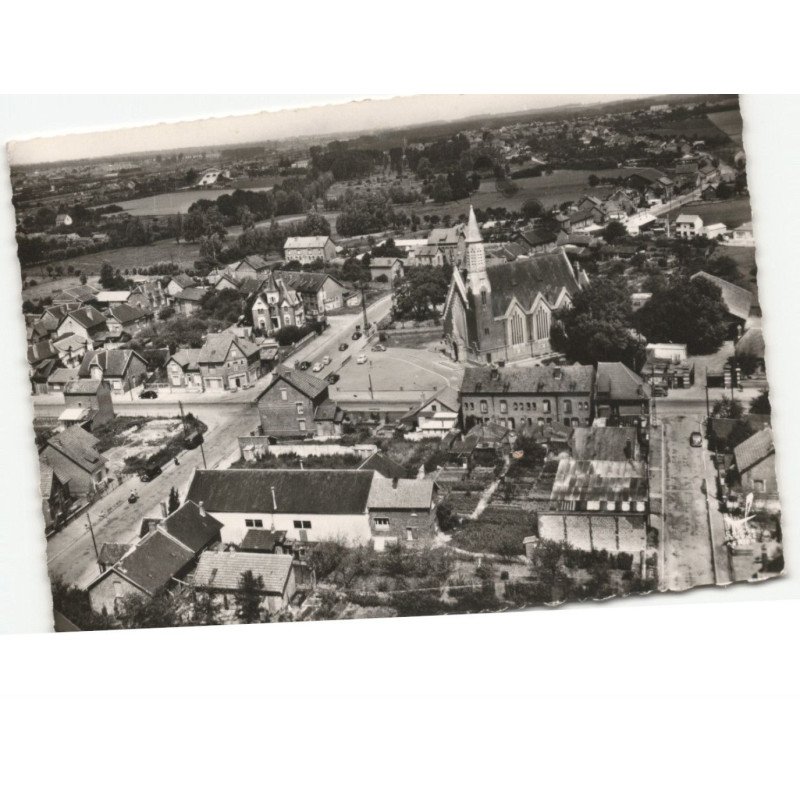 FARGNIERS: l'église et le centre du bourg vue aérienne 10x15 - très bon état