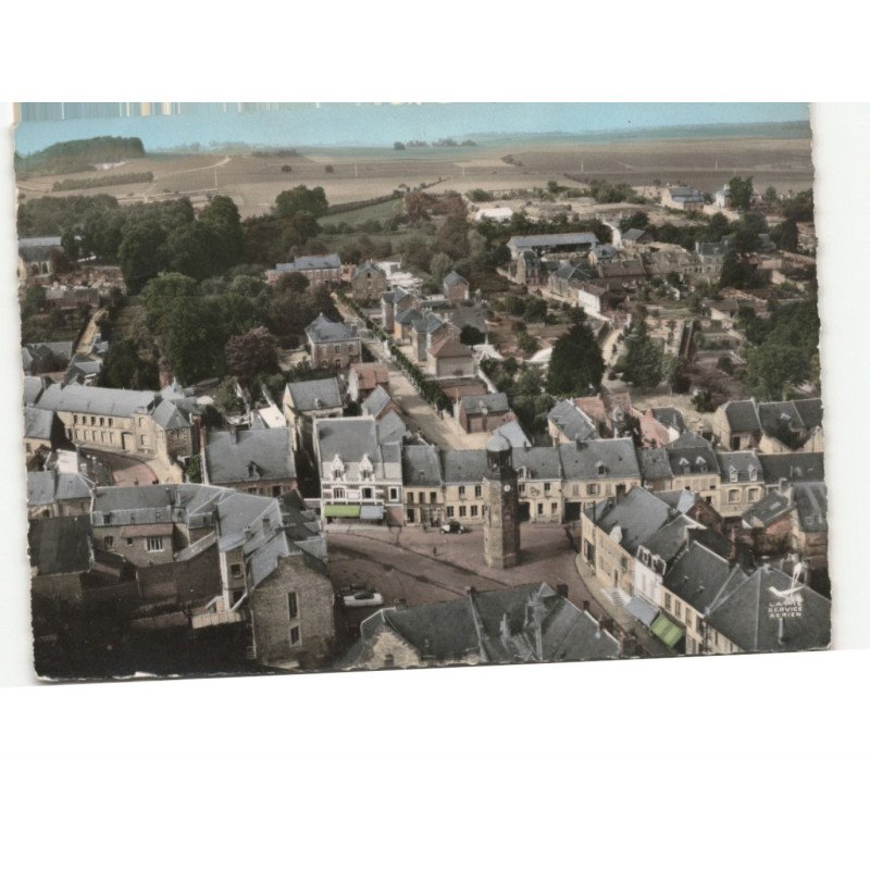CRECY-sur-SERRE: le beffroi, l'avenue des écoles vue aérienne 10x15 - état