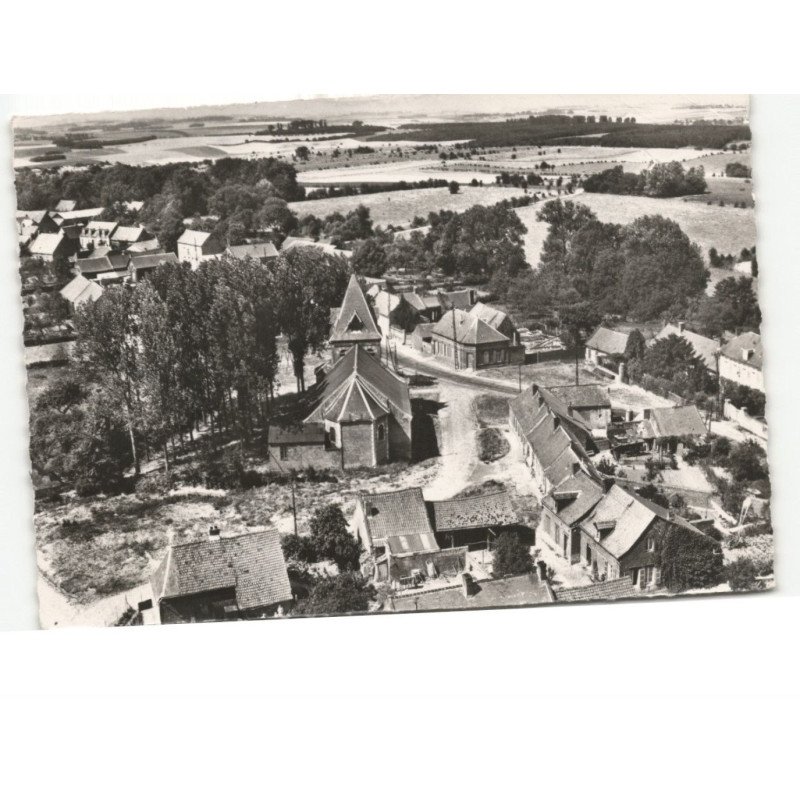 ETAVES et BOCQUIAUX: l'église vue aérienne 10x15 - état