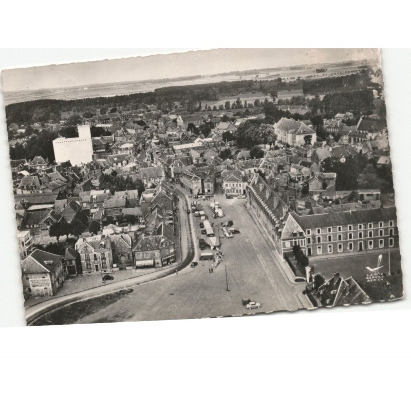LA FERE: la caserne, place de l'esplanade vue aérienne 10x15 - état