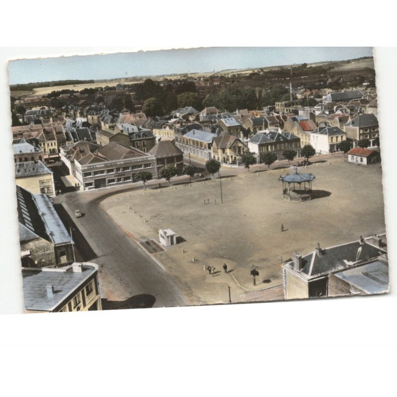 GUISE: la place lesur vue aérienne 10x15 - très bon état