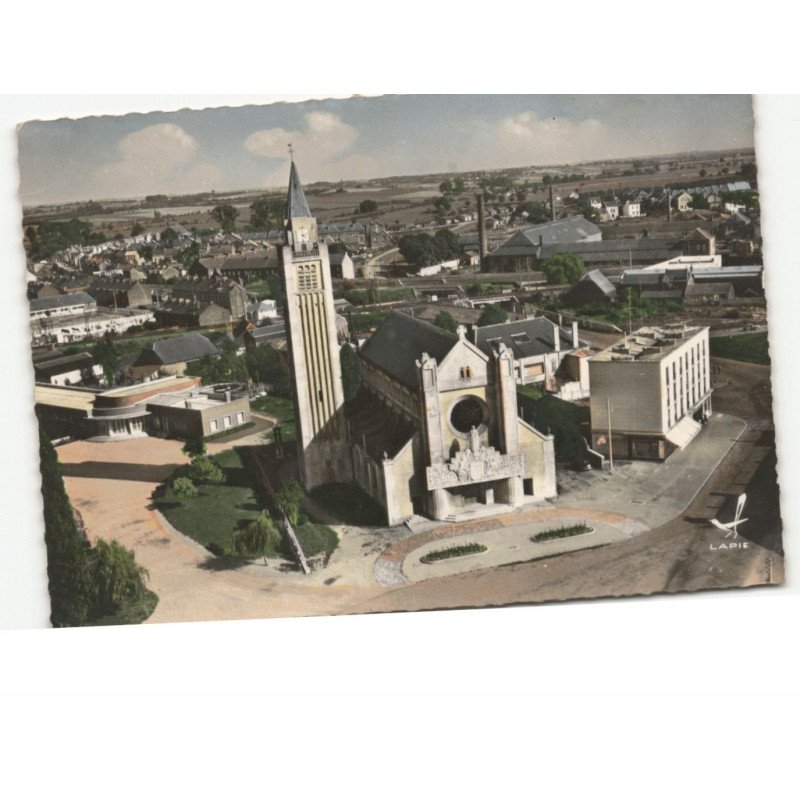 HIRSON: l'église sainte-thérèse vue aérienne 10x15 - très bon état
