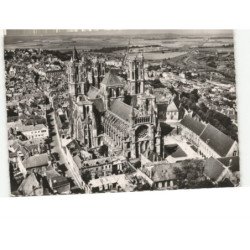 LAON: la cathédrale vue aérienne 10x15 - très bon état
