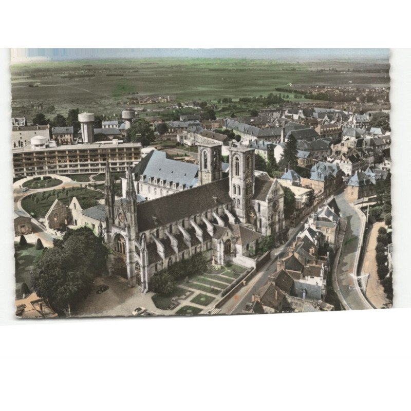 LAON: l'église saint-martin vue aérienne 10x15 - très bon état