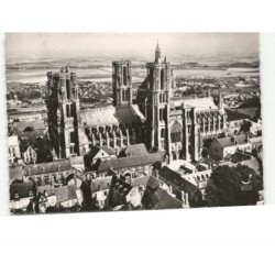 LAON: la cathédrale vue aérienne 10x15 - très bon état