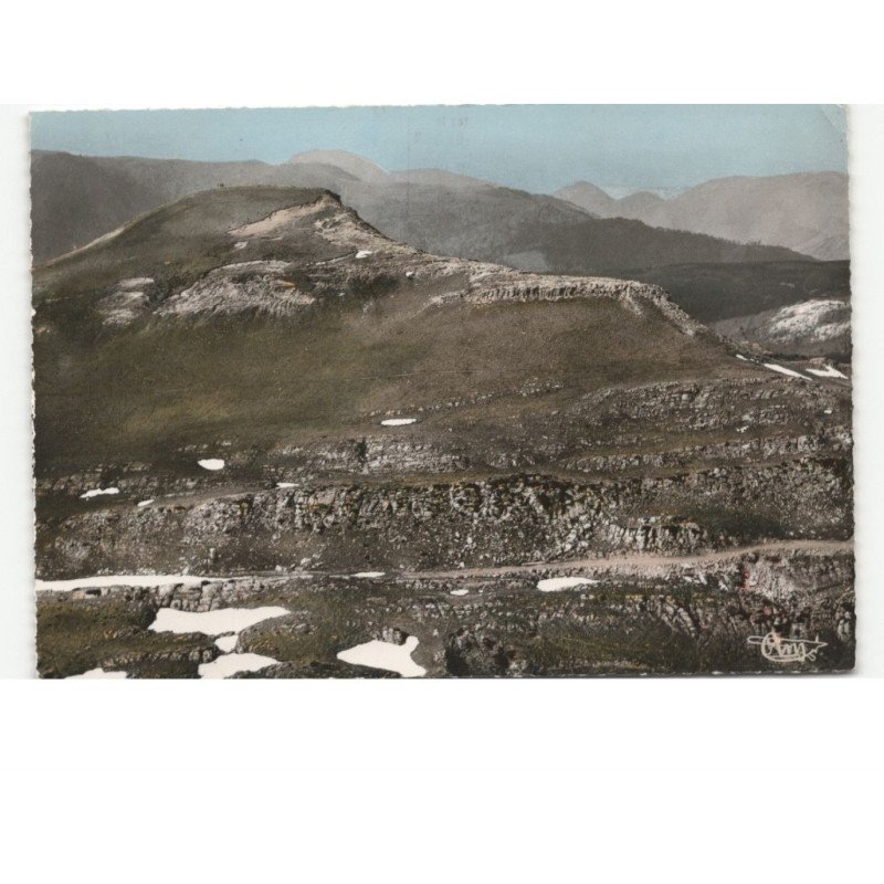 PYRENEES-ATLANTIQUES: pic d'annie et gouffre pierre saint-martin vue aérienne 10x15 - très bon état