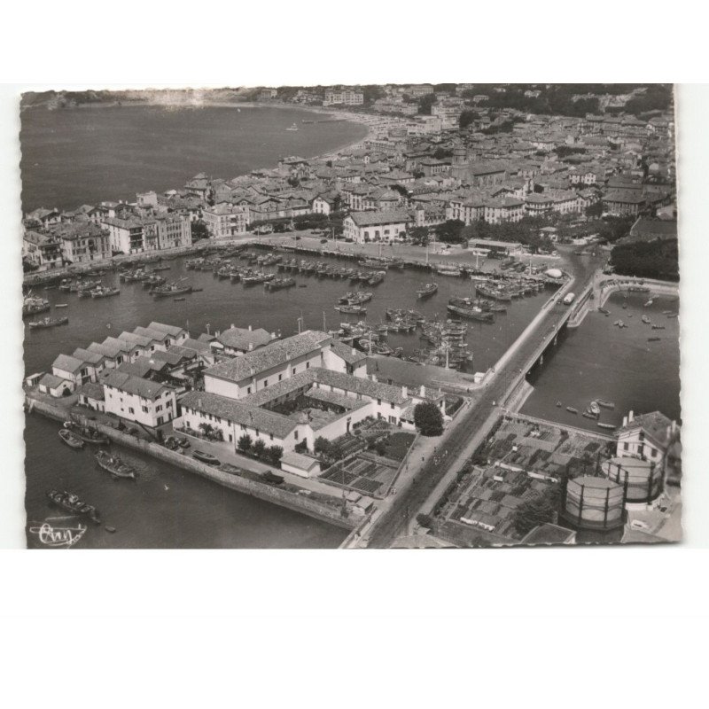 SAINT-JEAN-de-LUZ: le port vue aérienne 10x15 - très bon état
