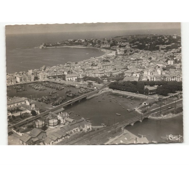 SAINT-JEAN-de-LUZ: le port vue aérienne 10x15 - très bon état