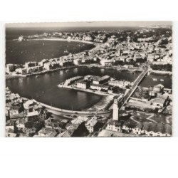 SAINT-JEAN-de-LUZ: le port et les recollezt vue aérienne 10x15 - très bon état