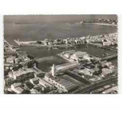 SAINT-JEAN-de-LUZ: entrée du port vue aérienne 10x15 - très bon état