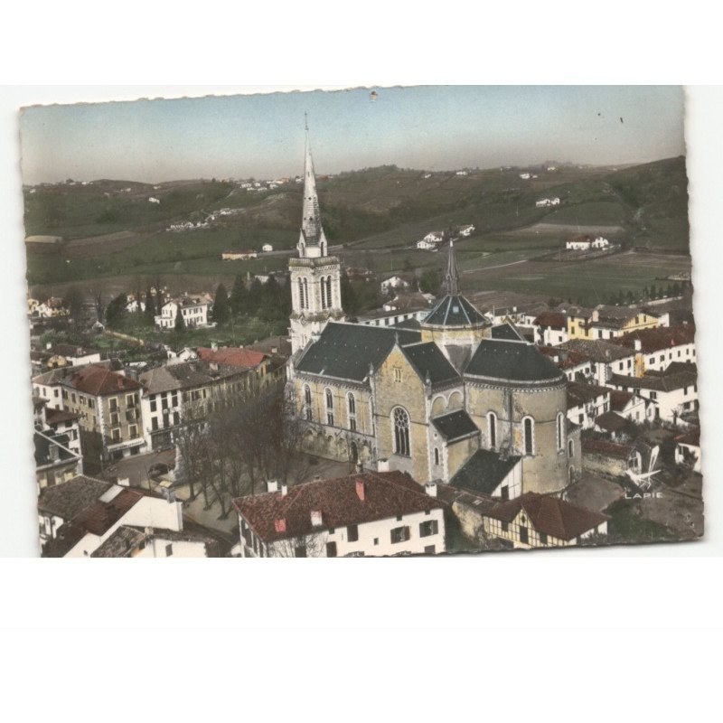 HASPARREN: l'église vue aérienne 10x15 - très bon état