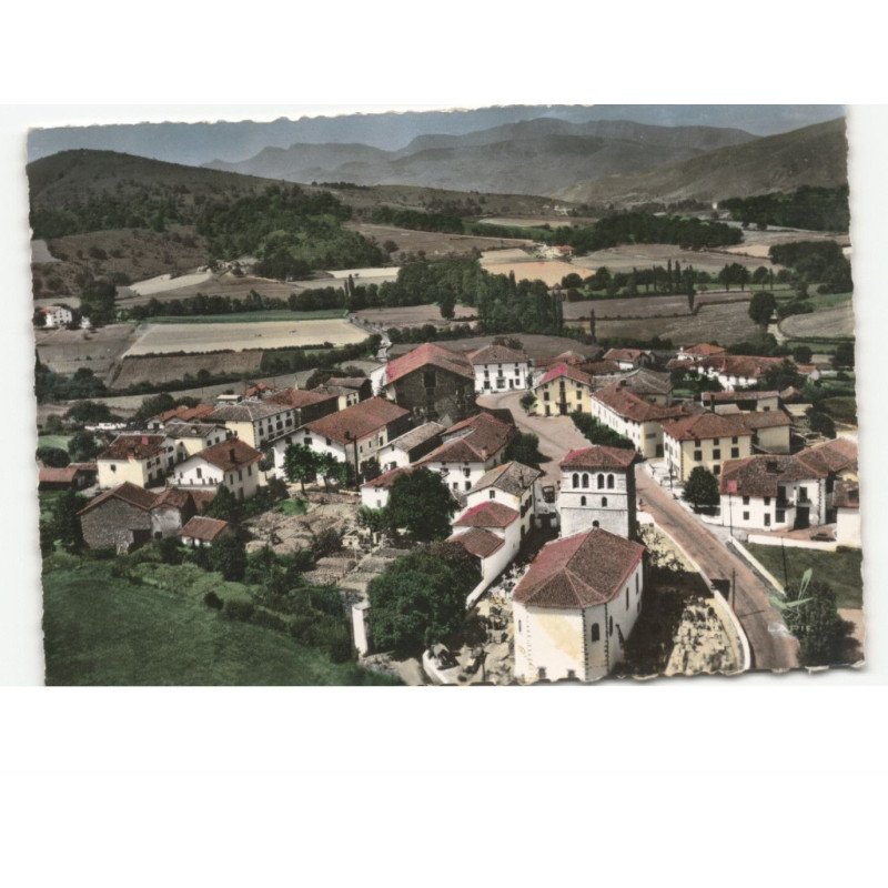 IRISSARRY: vue générale en premier plan l'église vue aérienne 10x15 - très bon état