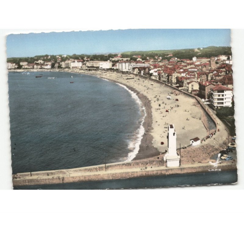 SAINT-JEAN-de-LUZ: vue générale sur la plage, l'entrée du port, le petit phare vue aérienne 10x15 - très bon état
