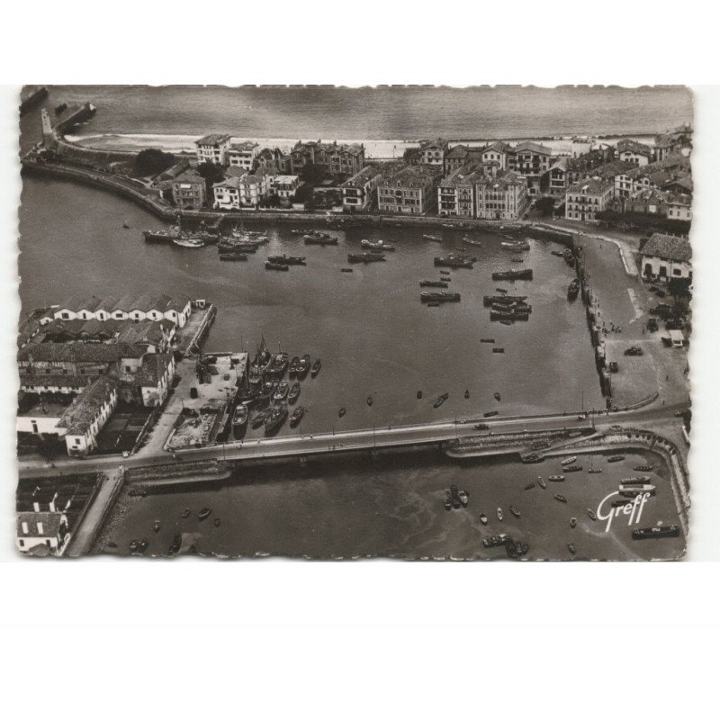 SAINT-JEAN-de-LUZ: le pont l'ensemble du port, la maison de l'infante et la plage vue aérienne 10x15 - très bon état
