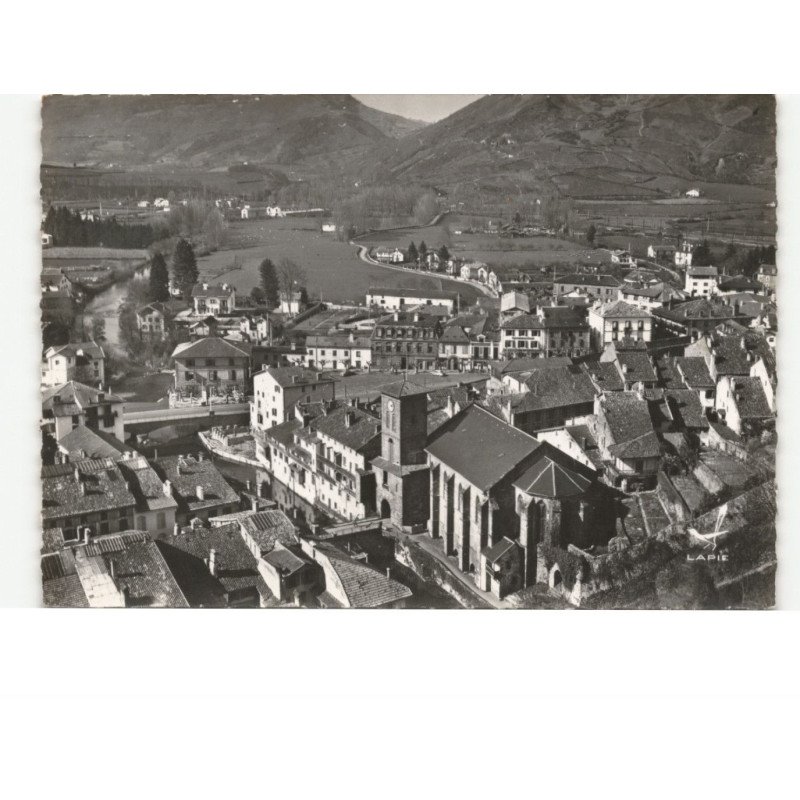 SAINT-JEAN-PIED-de-PORT: l'église notre-dame, la nive vue aérienne 10x15 - très bon état