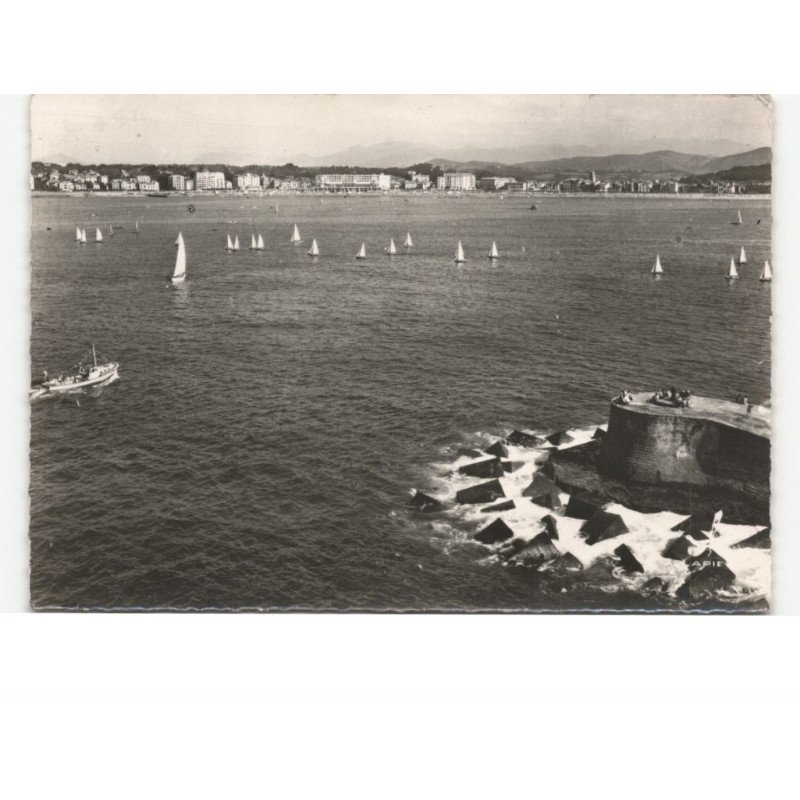SOCOA: fort vauban et la baie vue aérienne 10x15 - très bon état