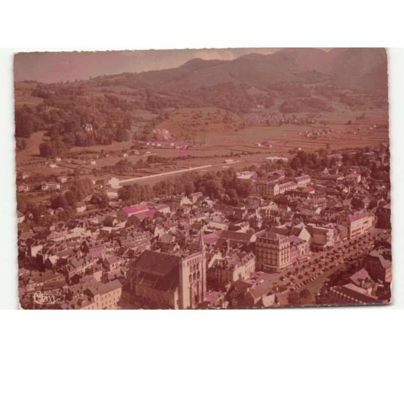 BAGNERES-de-BIGORRE: vue générale sur la ville et la montagne vue aérienne 10x15 - très bon état