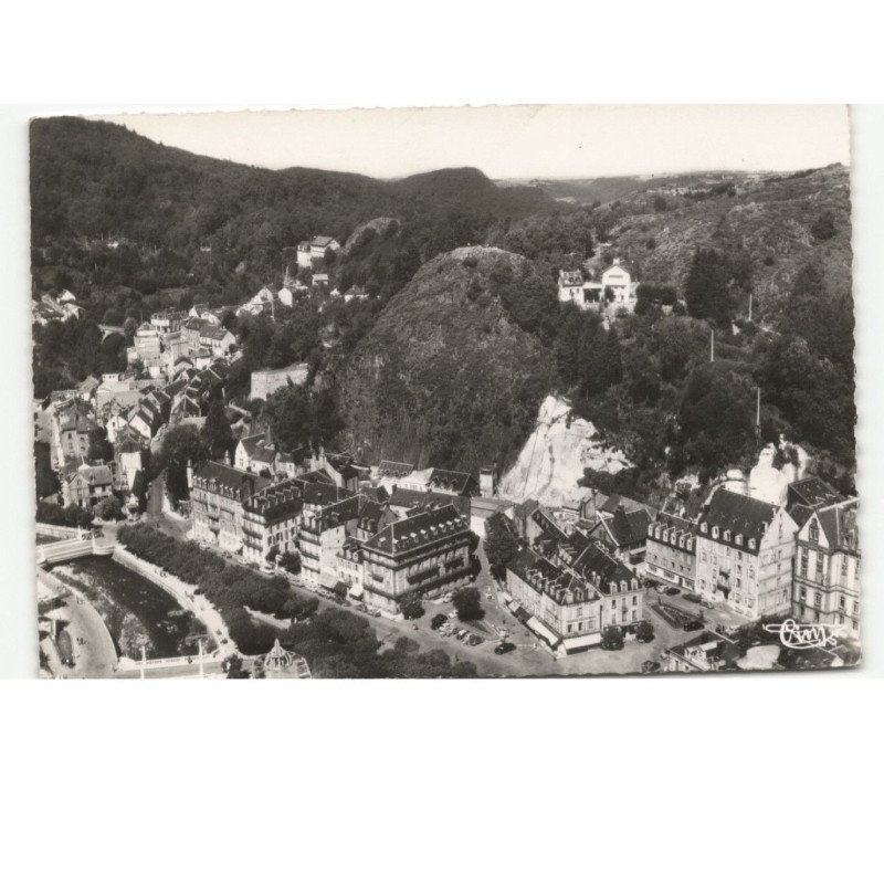 LA BOURBOULE: avenue maréchal foch et les hôtels vue aérienne 10x15 - très bon état