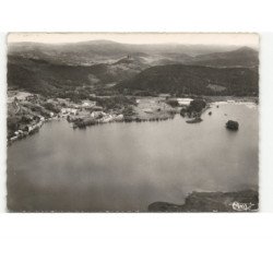LA LAC CHAMBON: vue générale sur le château de murol vue aérienne 10x15 - très bon état