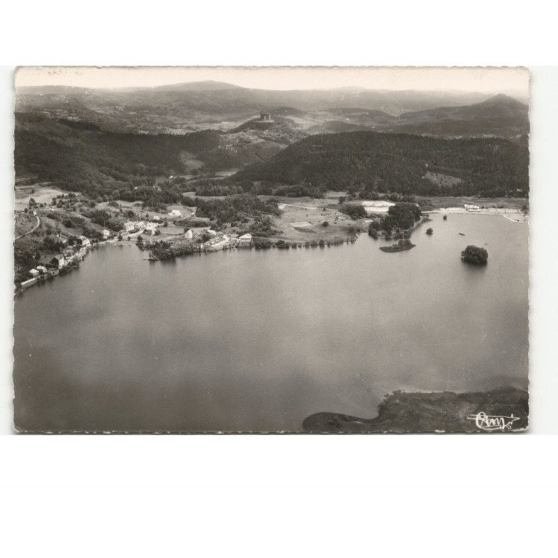 LA LAC CHAMBON: vue générale sur le château de murol vue aérienne 10x15 - très bon état