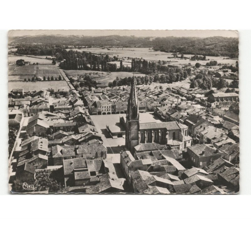 TRIE-sur-BAISE: le centre de la ville vue aérienne 10x15 - très bon état