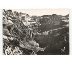 GAVARNIE: le cirque, la cascade vue aérienne 10x15 - très bon état