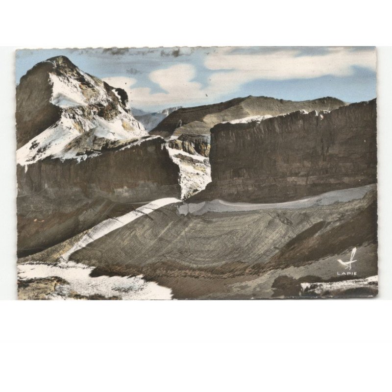 GAVARNIE: la brèche de roland vue aérienne 10x15 - très bon état