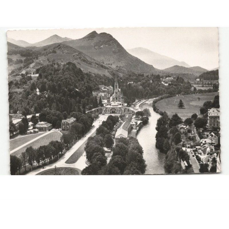 LOURDES: vue aérienne 10x15 - très bon état