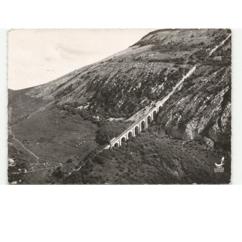 environs de LOURDES: le pic du jer, le grand viaduc vue aérienne 10x15 - très bon état