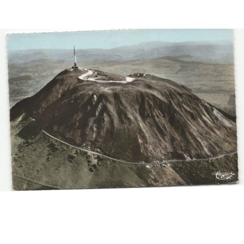 LE PUY-de-DOME: l'autoroute, tour de télévision vue aérienne 10x15 - très bon état