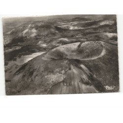 LE PUY-de-DOME: chaîne des dômes, le puy du pariou, ancien cratère, coulée de lave vue aérienne 10x15 - très bon état