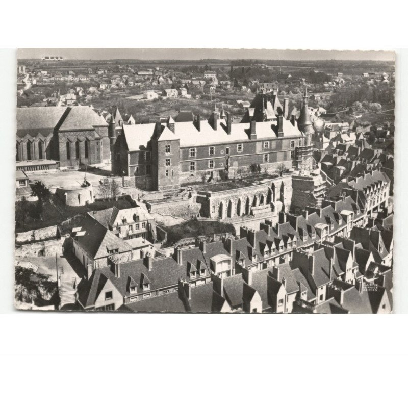 GIEN: le château vue aérienne 10x15 - très bon état