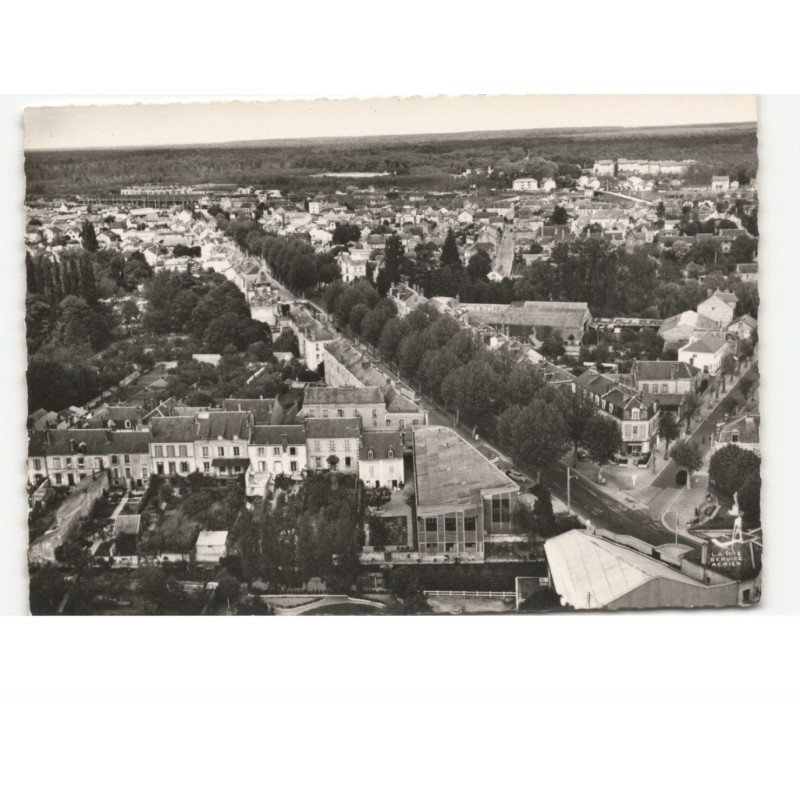 MONTARGIS: l'avenue du général de Gaulle vue aérienne 10x15 - très bon état