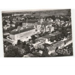 SAINT-BENOIT-sur-LOIRE: la basilique et le monastère vus de l'est vue aérienne 10x15 - très bon état