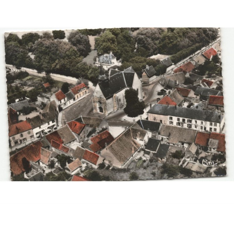 CERDON-de-LOIRET: le centre du village et l'église vue aérienne 10x15 - très bon état