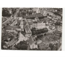 FERRIERES-en-GATINAS: l'église et la mairie vue aérienne 10x15 - très bon état