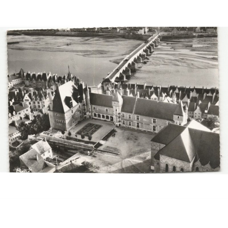 GIEN: le château vue aérienne 10x15 - très bon état