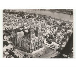 ORLEANS: la cathédrale vue aérienne 10x15 - très bon état