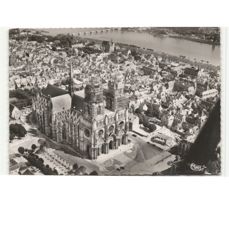 ORLEANS: la cathédrale vue aérienne 10x15 - très bon état