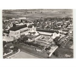 SAINT-BENOIT-sur-LOIRE: la basilique et l'abbaye vues de l'ouest vue aérienne 10x15 - très bon état
