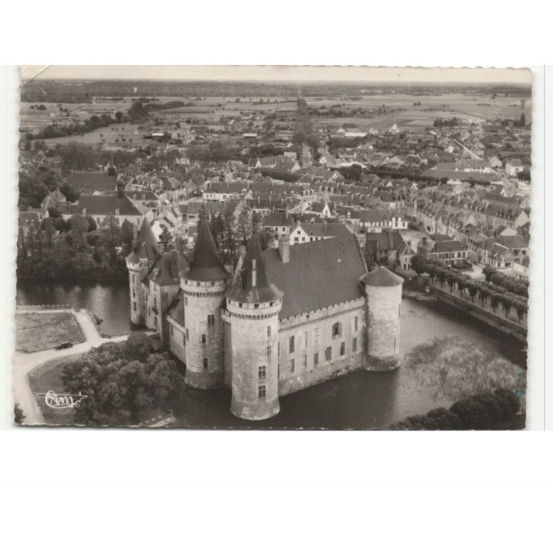 SULLY-sur-LOIRE: le château vue aérienne 10x15 - état